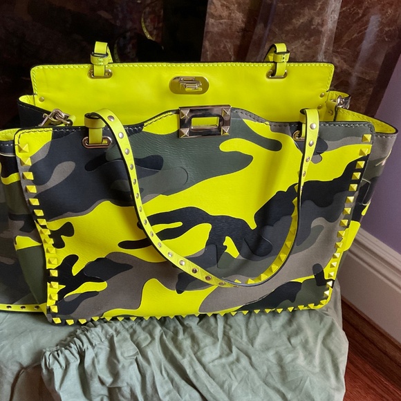VALENTINO GARVANI ROKSTUD CAMO Handbag Tote Medium !!! - Picture 8 of 12